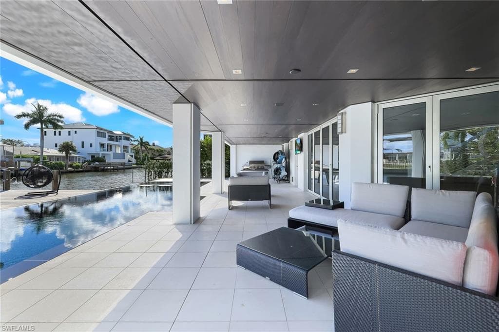 260 Channel Dr, Naples, FL 34108-36