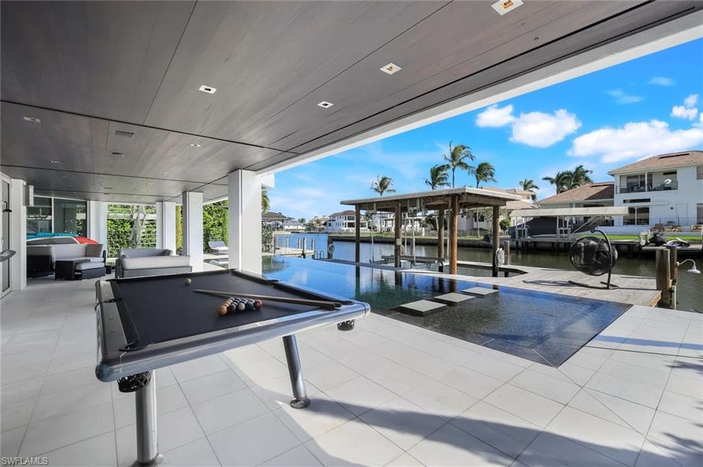 260 Channel Dr, Naples, FL 34108-37