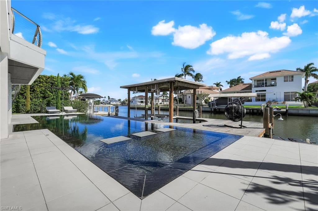 260 Channel Dr, Naples, FL 34108-39