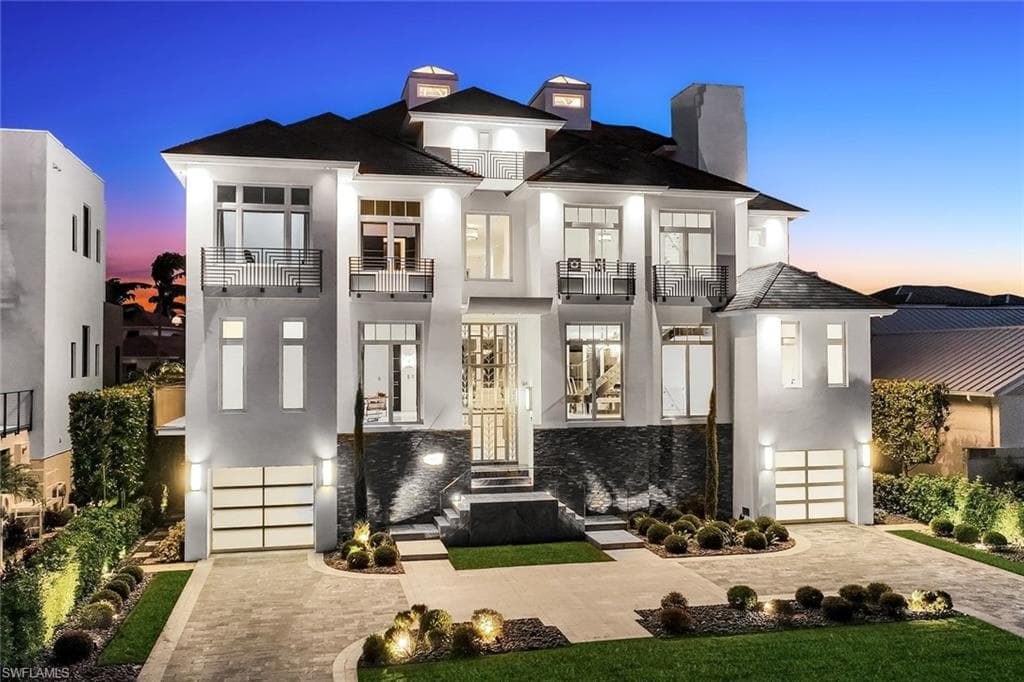 260 Channel Dr, Naples, FL 34108-45