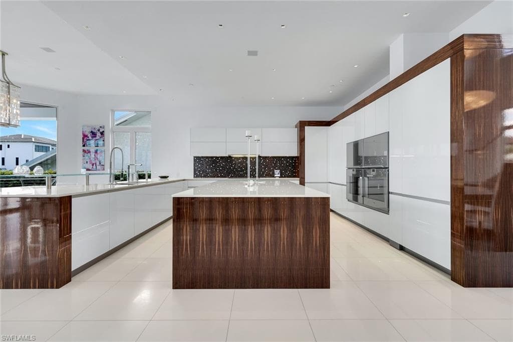 260 Channel Dr, Naples, FL 34108-7