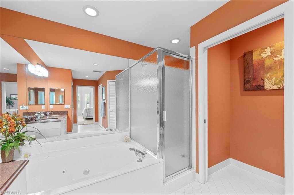 8291 Grand Palm Dr 4, Estero, FL 33967-32