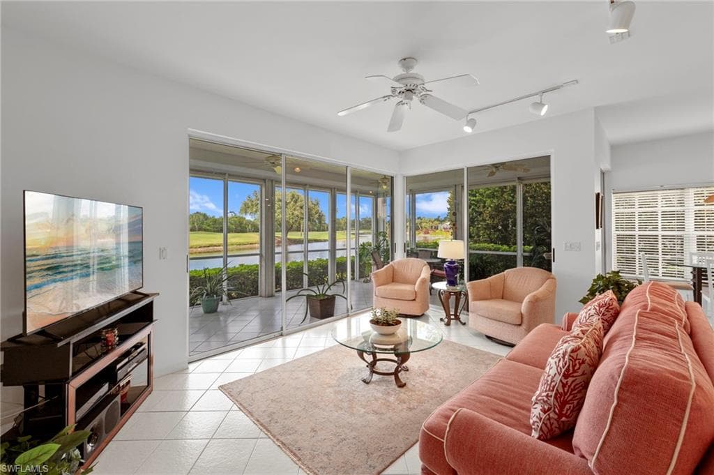 8291 Grand Palm Dr 4, Estero, FL 33967-2