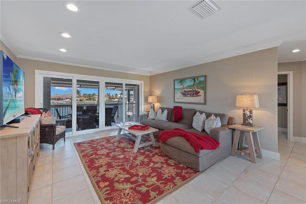 549 Tigertail Ct, Marco Island, FL 34145-8
