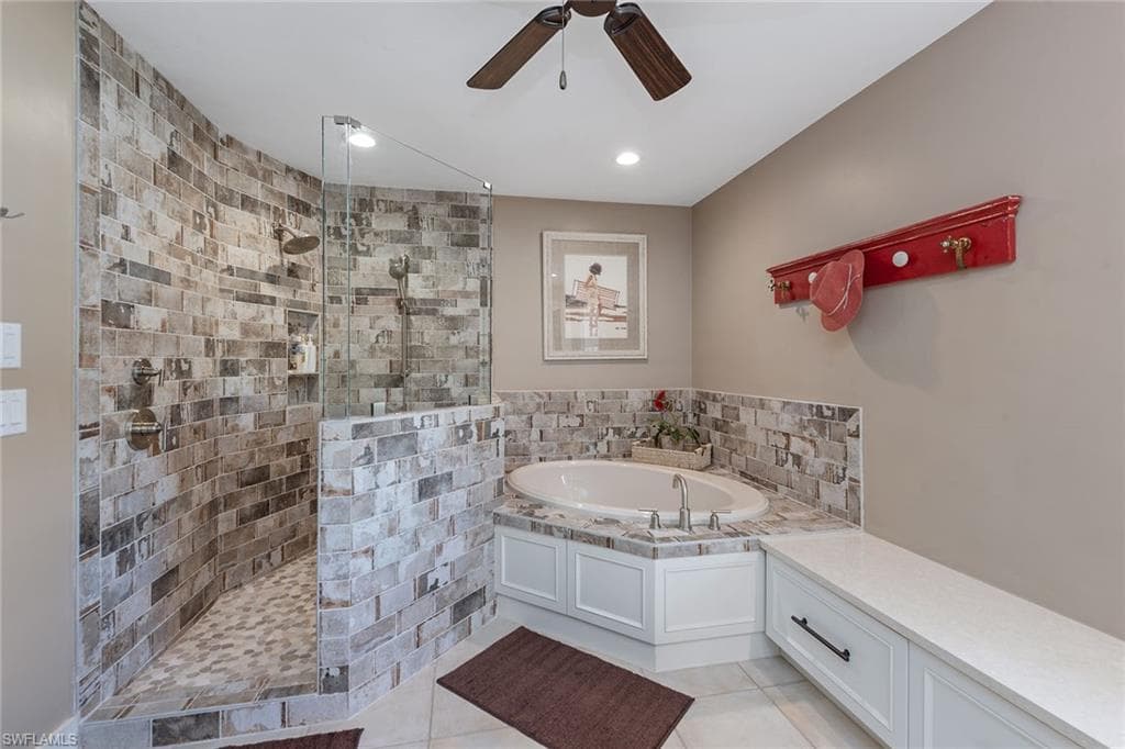 549 Tigertail Ct, Marco Island, FL 34145-19