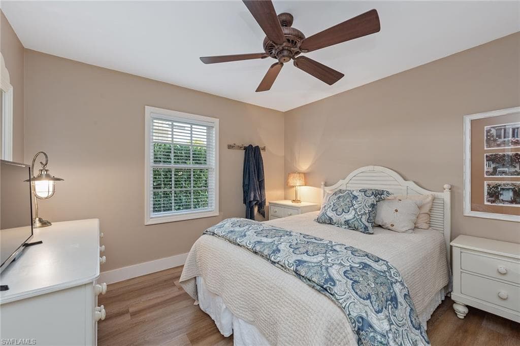 549 Tigertail Ct, Marco Island, FL 34145-24