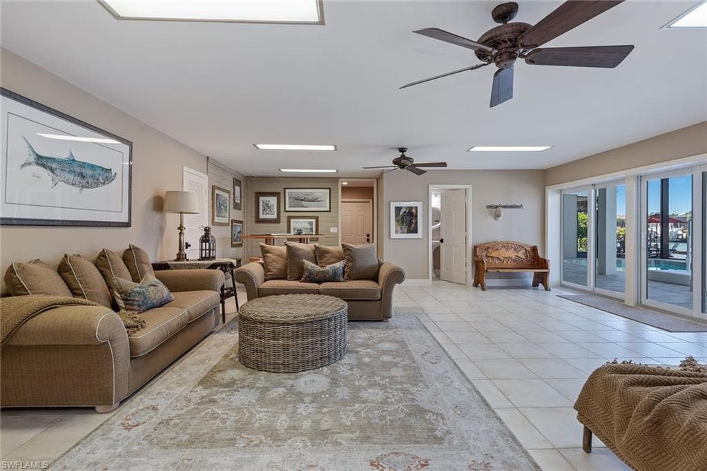 549 Tigertail Ct, Marco Island, FL 34145-31