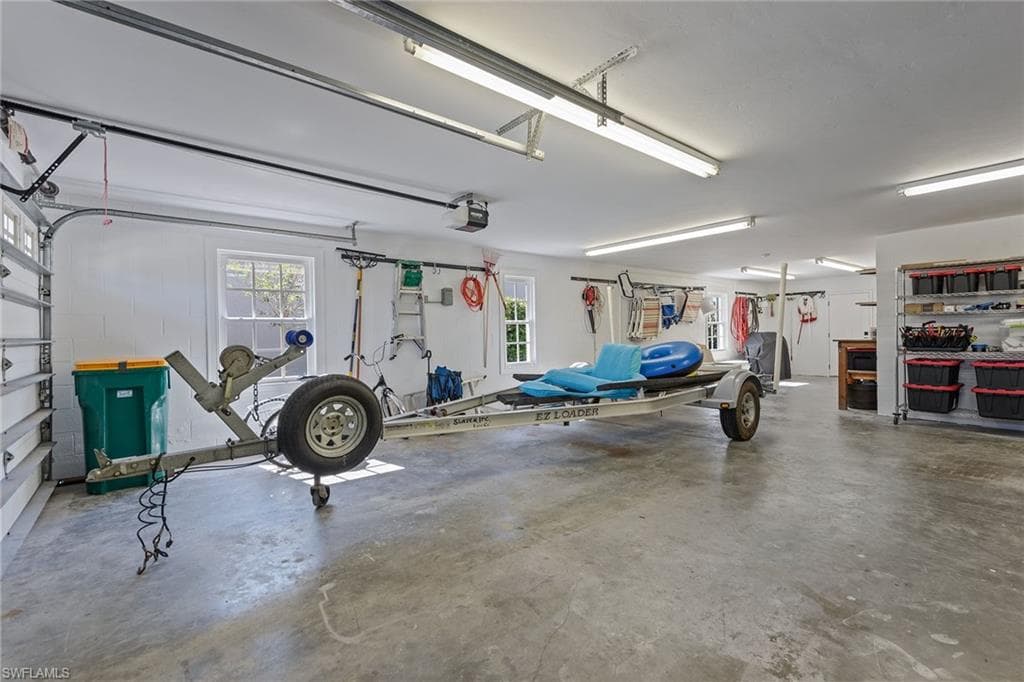 549 Tigertail Ct, Marco Island, FL 34145-38