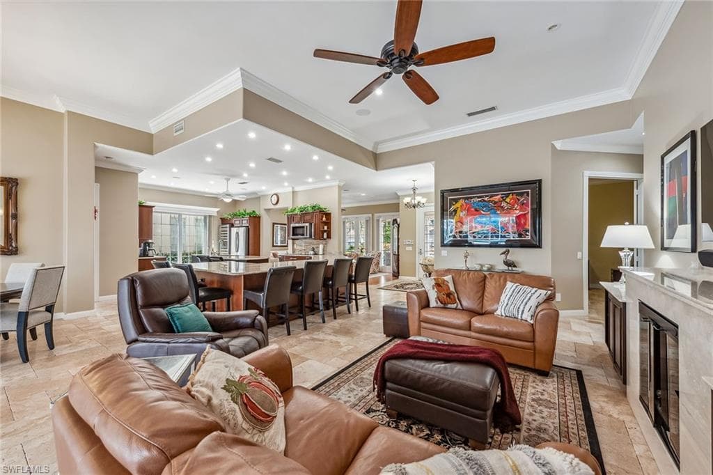 2881 Hatteras Way, Naples, FL 34119-4