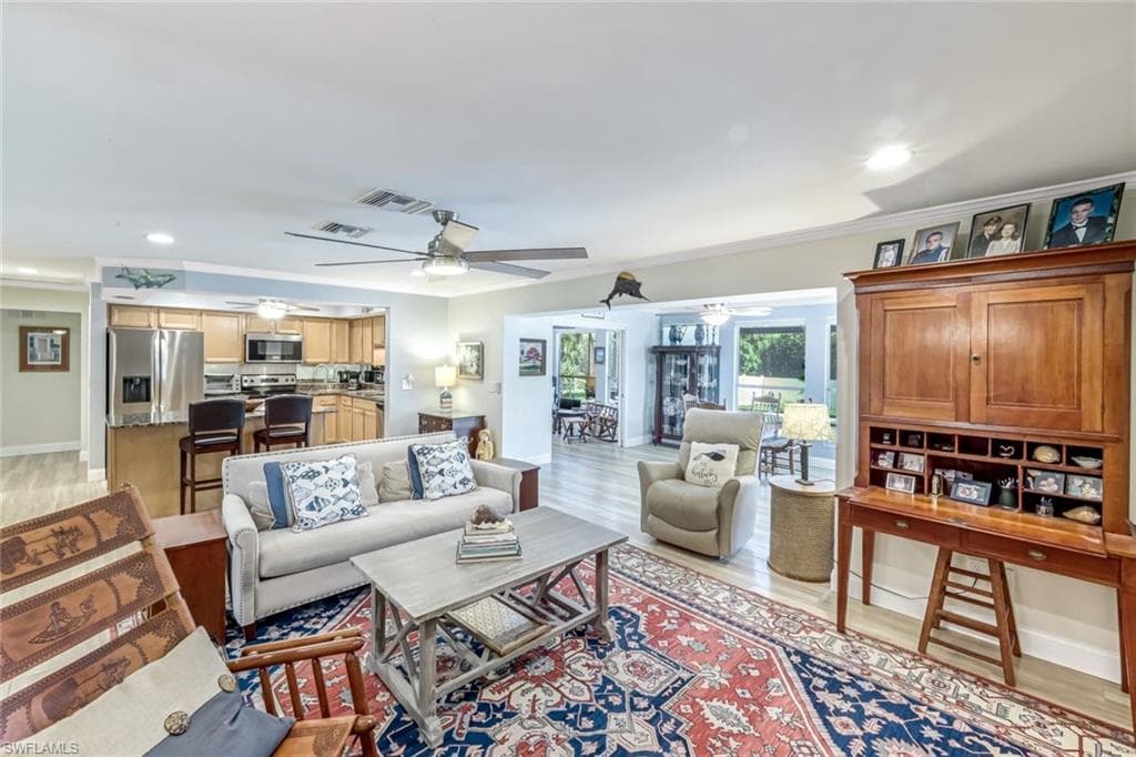 4459 Lakewood Blvd, Naples, FL 34112-9