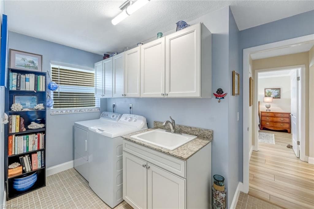 4459 Lakewood Blvd, Naples, FL 34112-21