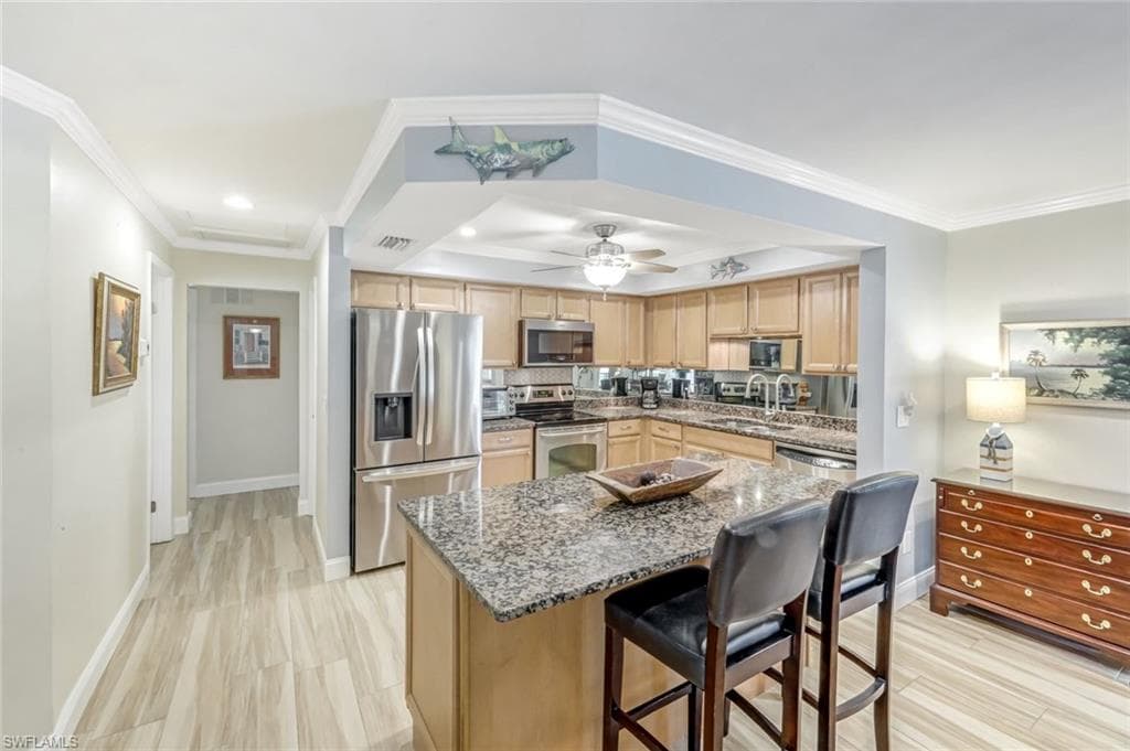 4459 Lakewood Blvd, Naples, FL 34112-2