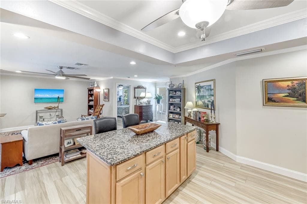 4459 Lakewood Blvd, Naples, FL 34112-5