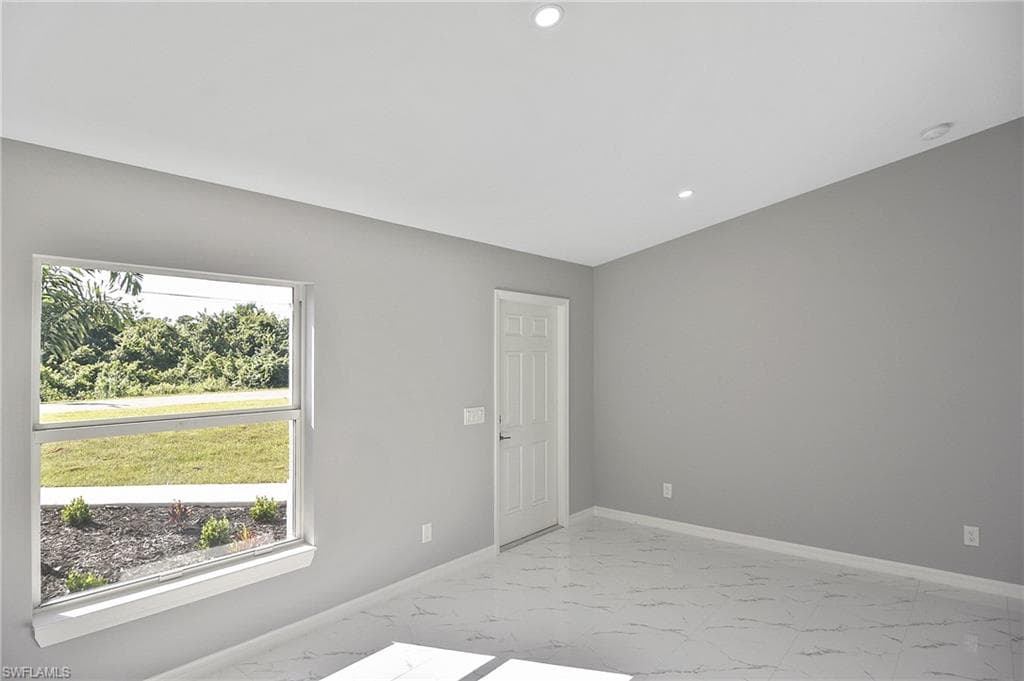 3306 1st St SW, Lehigh Acres, FL 33976-21