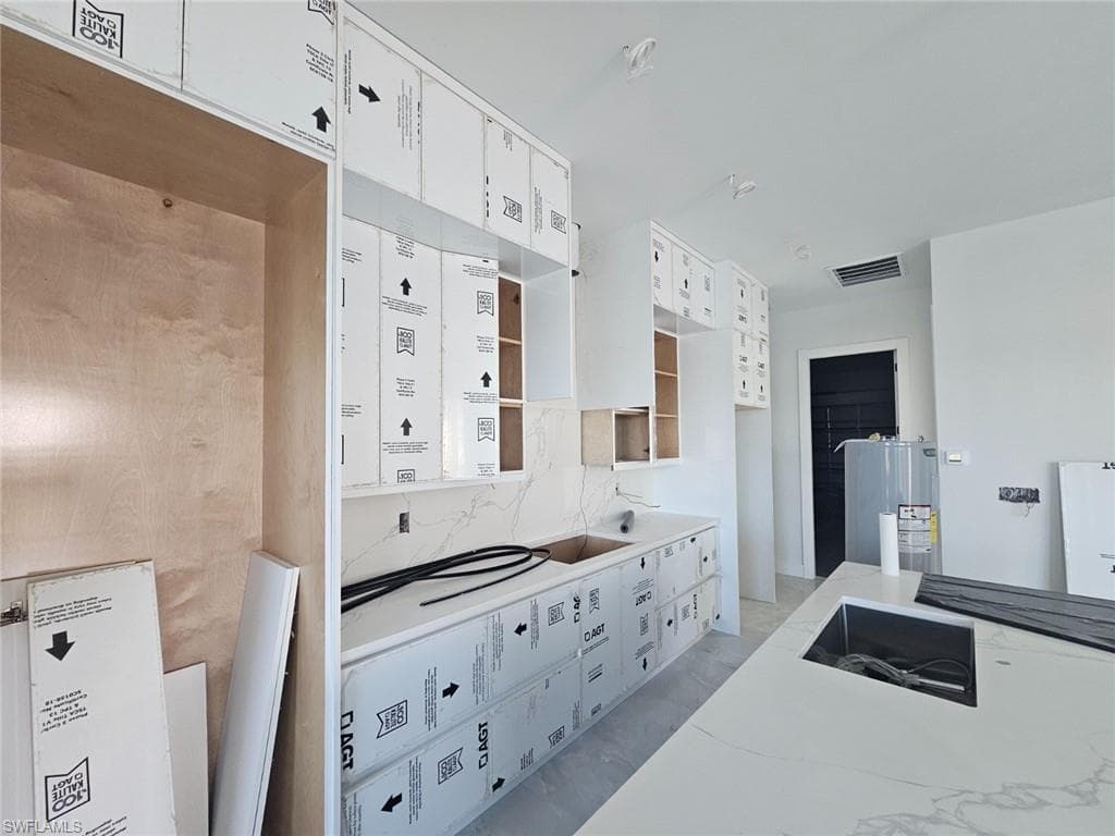 31 19th Ter, Cape Coral, FL 33993-10