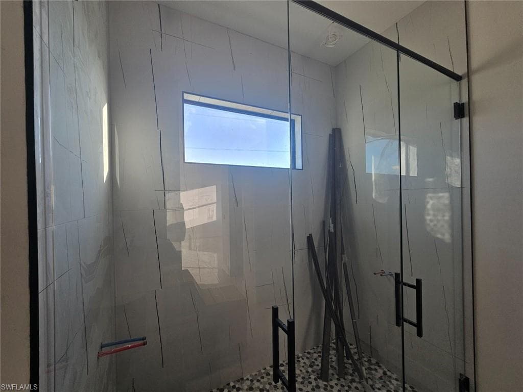 31 19th Ter, Cape Coral, FL 33993-16