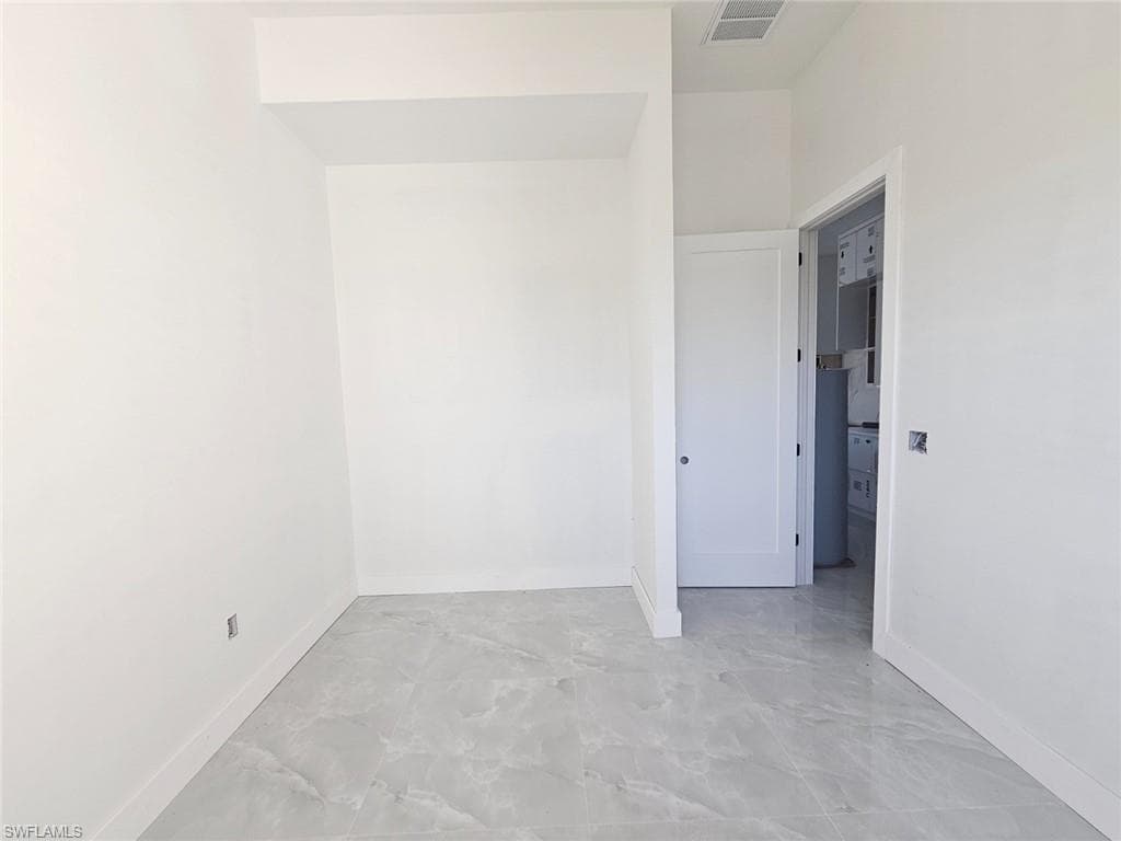 31 19th Ter, Cape Coral, FL 33993-20