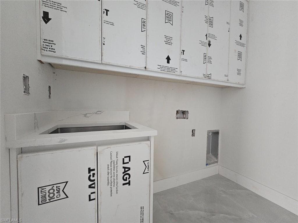 31 19th Ter, Cape Coral, FL 33993-24