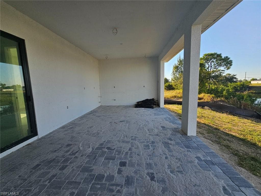 31 19th Ter, Cape Coral, FL 33993-26