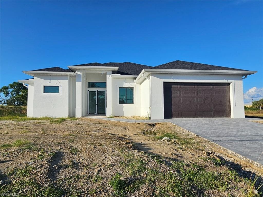 31 19th Ter, Cape Coral, FL 33993-1