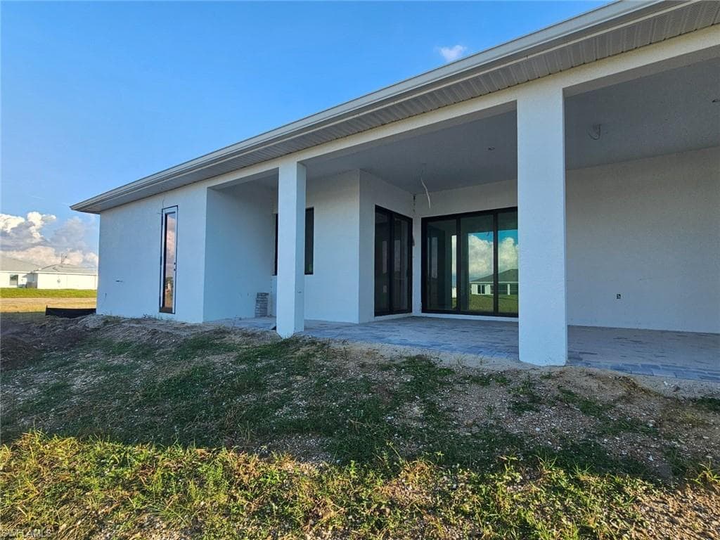 31 19th Ter, Cape Coral, FL 33993-28