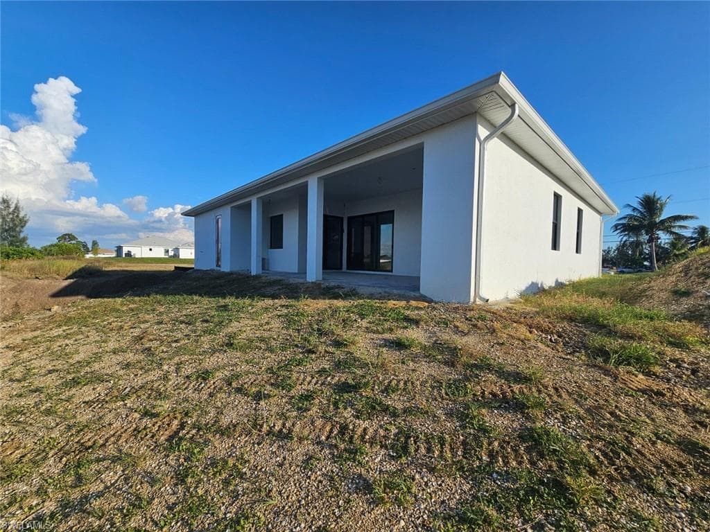 31 19th Ter, Cape Coral, FL 33993-30