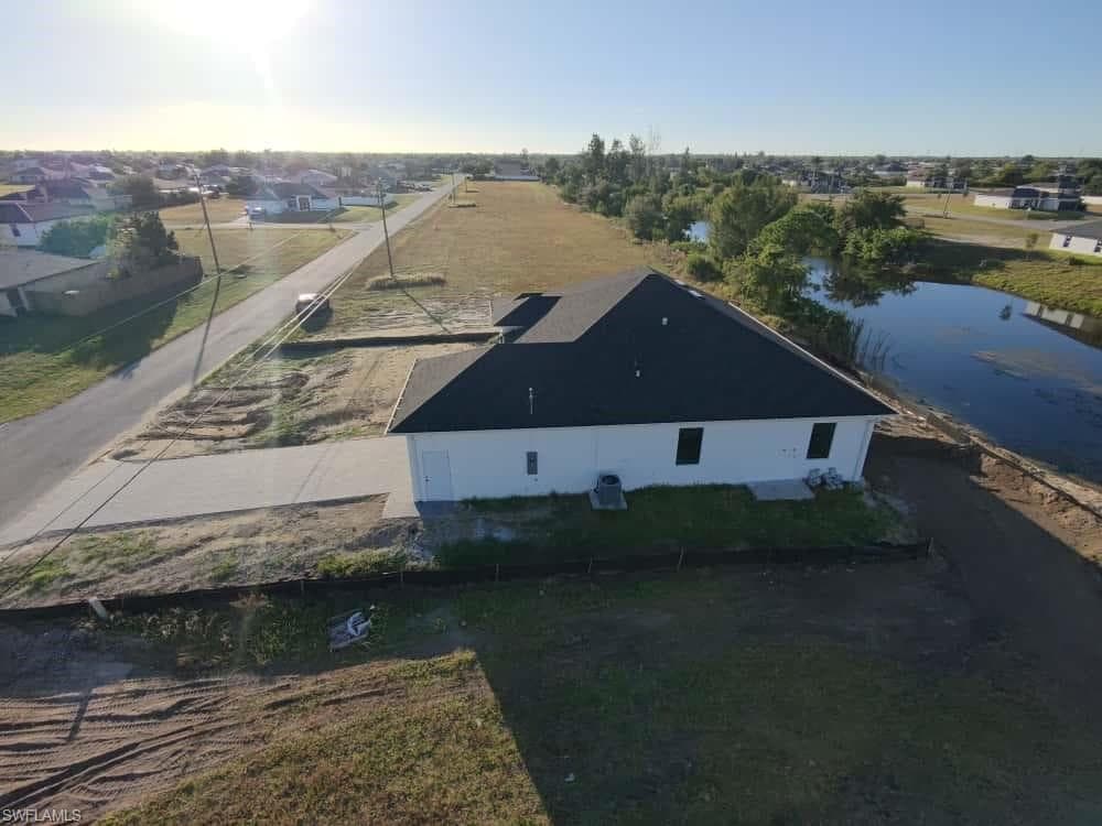 31 19th Ter, Cape Coral, FL 33993-36