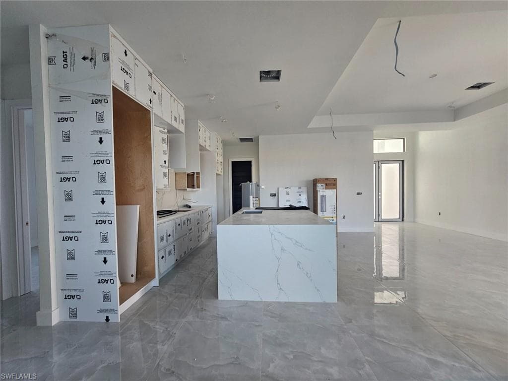 31 19th Ter, Cape Coral, FL 33993-7