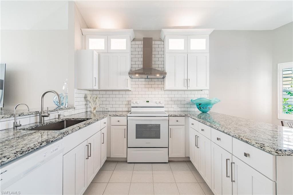 102 Palm Frond Ct, Naples, FL 34104-9