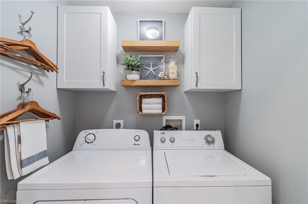 102 Palm Frond Ct, Naples, FL 34104-12