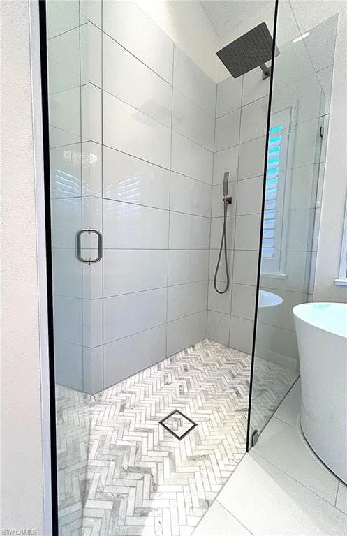 102 Palm Frond Ct, Naples, FL 34104-22