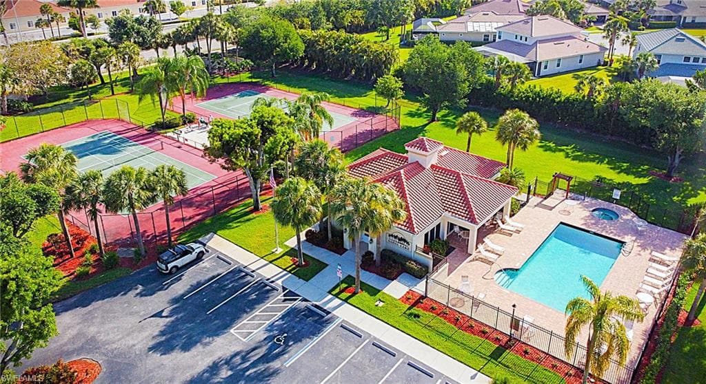 102 Palm Frond Ct, Naples, FL 34104-3