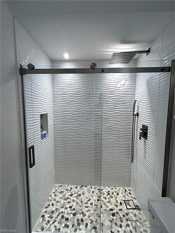 102 Palm Frond Ct, Naples, FL 34104-7