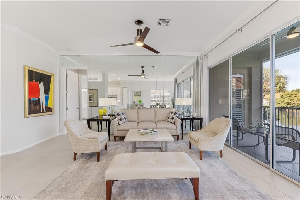 1211 Egrets Lndg 202, Naples, FL 34108-11