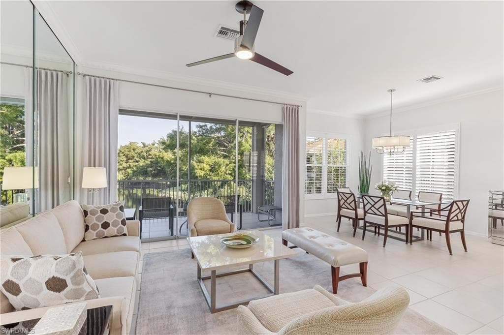 1211 Egrets Lndg 202, Naples, FL 34108-12