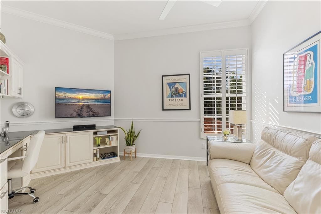 1211 Egrets Lndg 202, Naples, FL 34108-21