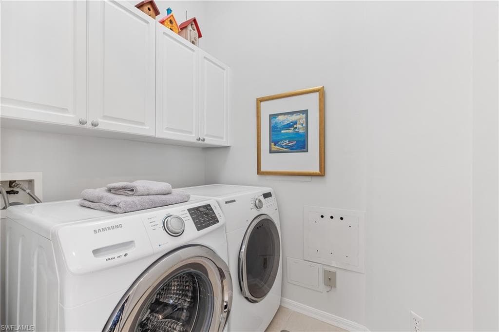 1211 Egrets Lndg 202, Naples, FL 34108-22