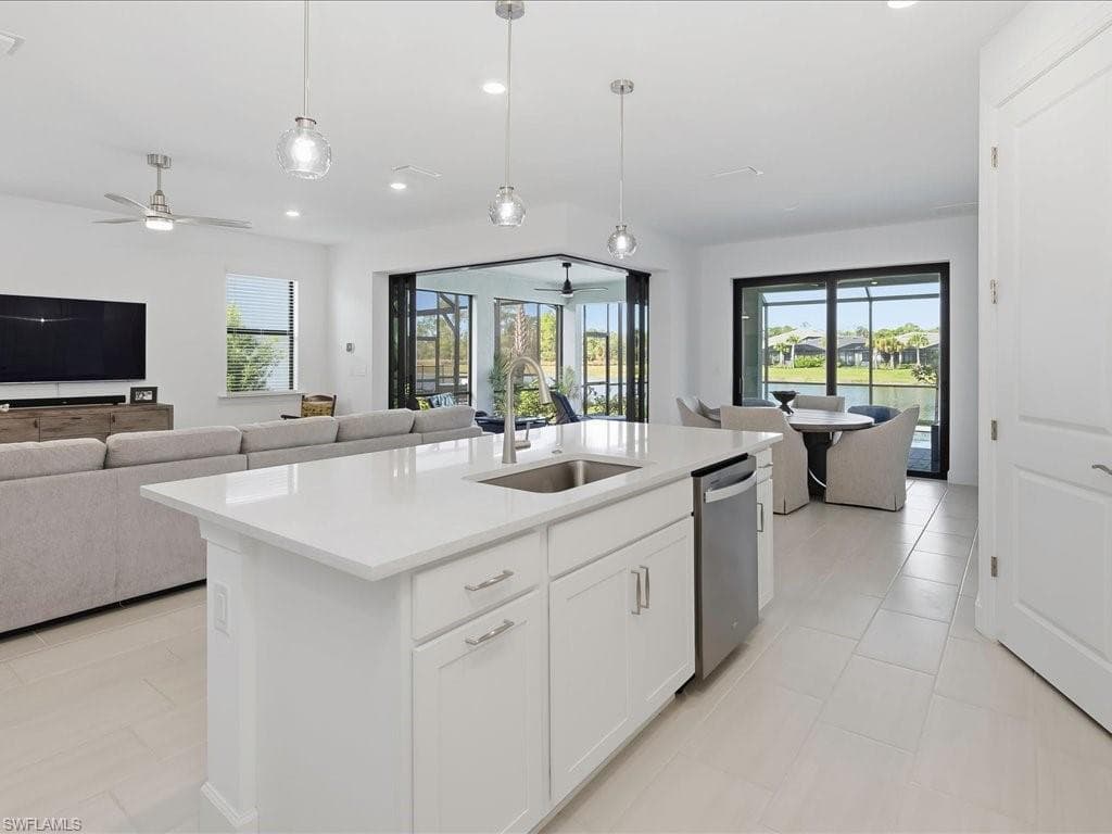 1937 Don Benito Way, Naples, FL 34120-8