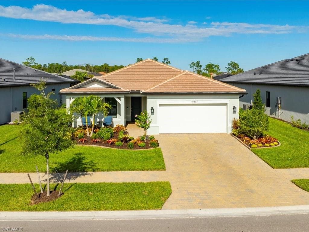 1937 Don Benito Way, Naples, FL 34120-3