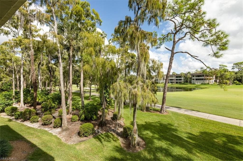 103 Clubhouse Dr 252, Naples, FL 34105-19