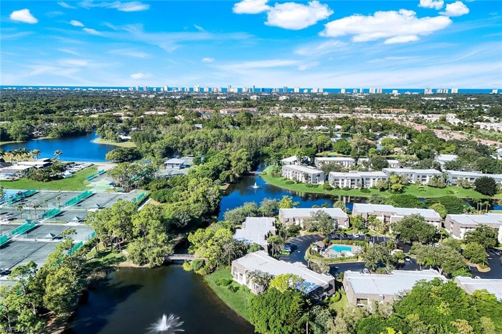 1672 Spoonbill Ln B, Naples, FL 34105-27