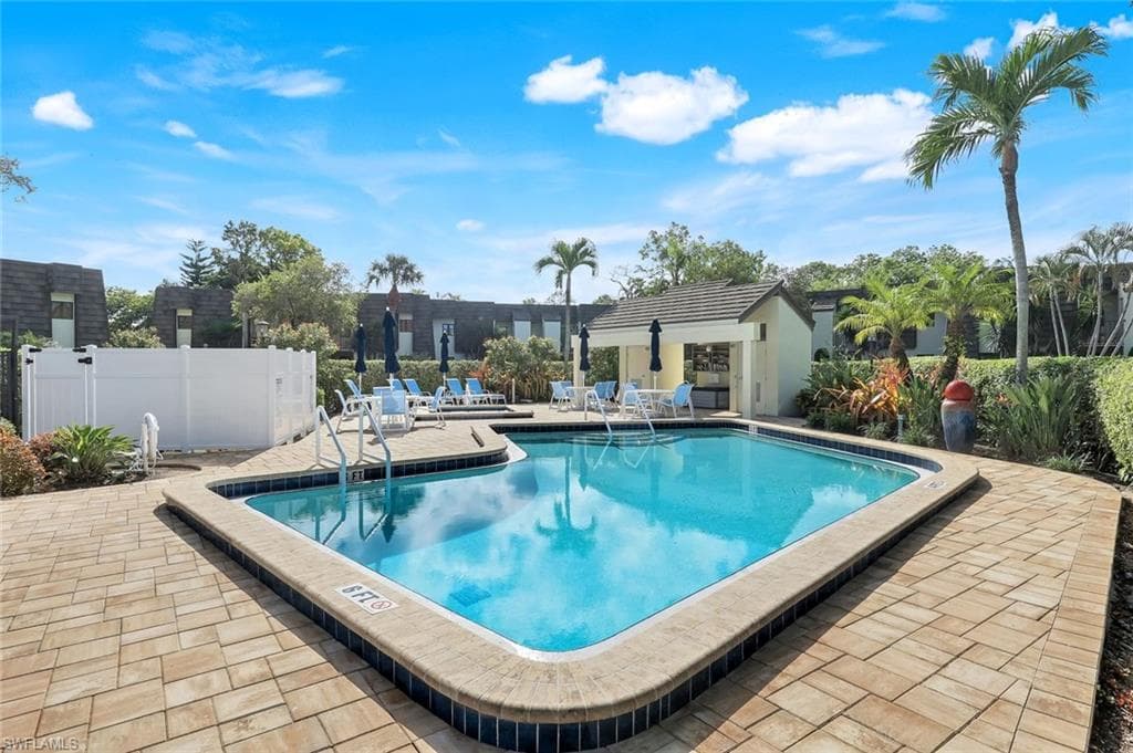 1672 Spoonbill Ln B, Naples, FL 34105-29