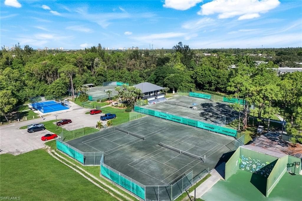 1672 Spoonbill Ln B, Naples, FL 34105-38