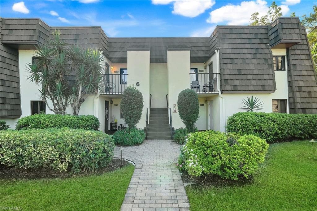 1672 Spoonbill Ln B, Naples, FL 34105-3