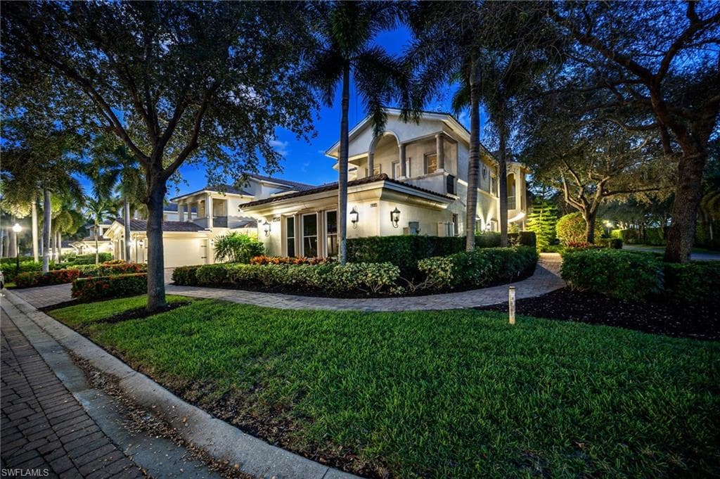 2306 Tradition Way 102, Naples, FL 34105-2