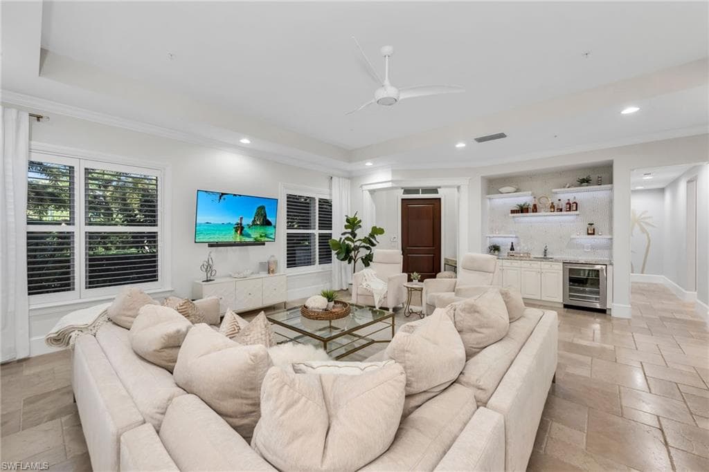 2306 Tradition Way 102, Naples, FL 34105-4