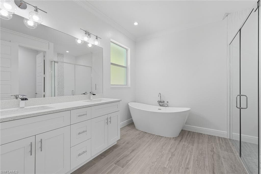 152 14th Ave NW, Naples, FL 34120-18