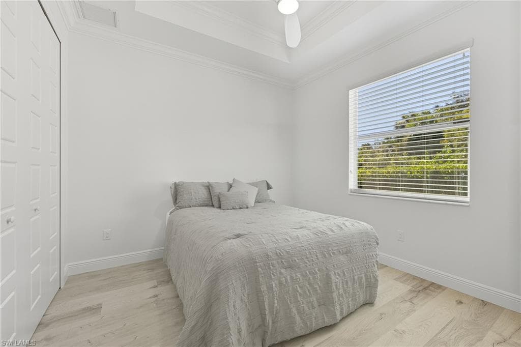 152 14th Ave NW, Naples, FL 34120-21