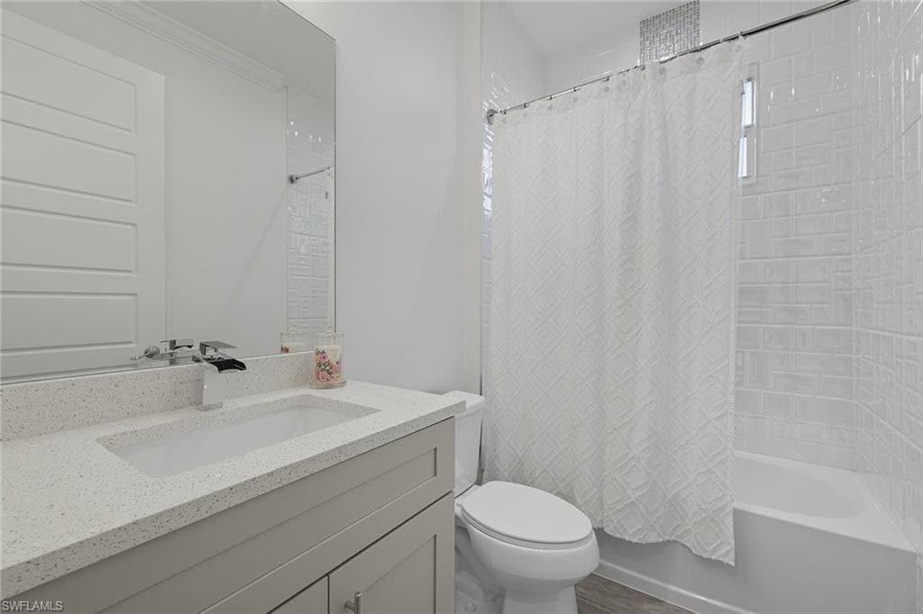 152 14th Ave NW, Naples, FL 34120-24