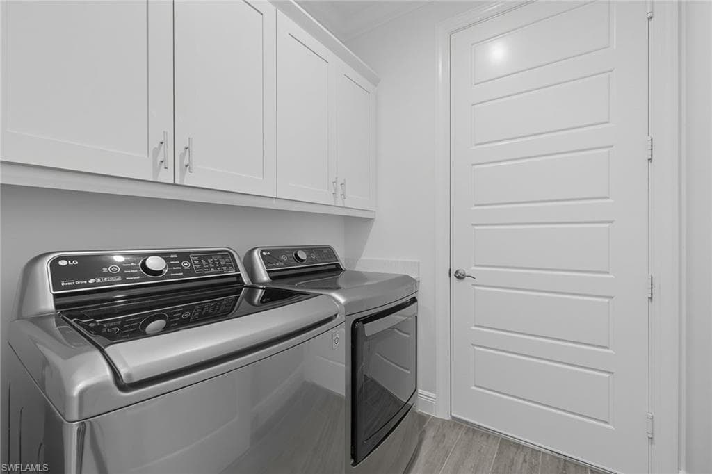 152 14th Ave NW, Naples, FL 34120-27